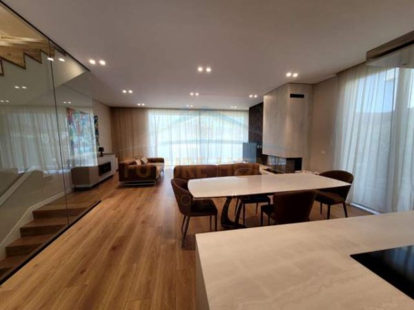 Tirane, jepet me qera apartament 5+1+BLK Kati 1, 170 m² 3.500 Euro (Teg)