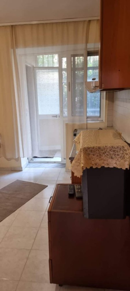 Tirane, jepet me qera Vile 2+1 Kati 1, 60 m² 25.000 Leke (Pran Ish Kastratit, Astir)