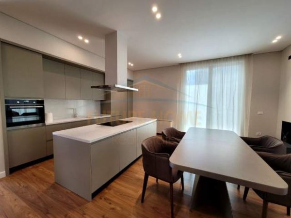 Tirane, jepet me qera Vile 1 Katshe Kati 1, 180 m² 3.500 Euro (Teg)
