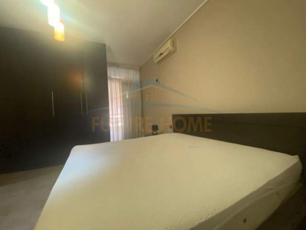 Tirane, jepet me qera apartament 2+1+BLK Kati 10, 108 m² 600 Euro (Prane Hrry Fulz)
