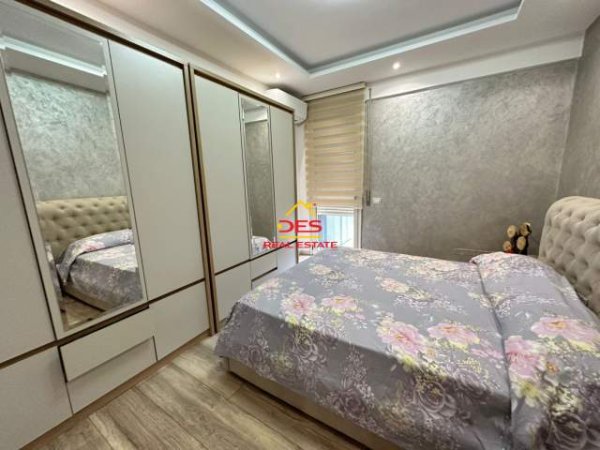 Vlore, shitet apartament Kati 3, 127 m² 225.000 Euro (Rruga Shyqeri Alimerka)