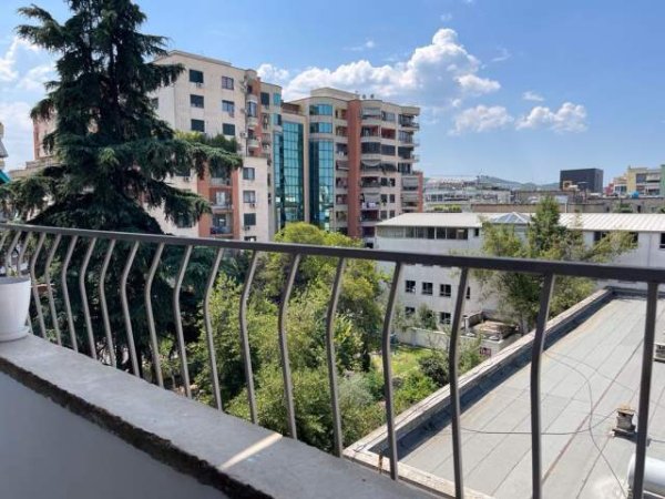 Tirane, jepet me qera apartament 2+1+BLK Kati 5, 92 m² 48000 LEKE/MUAJ (Naim Frasheri)
