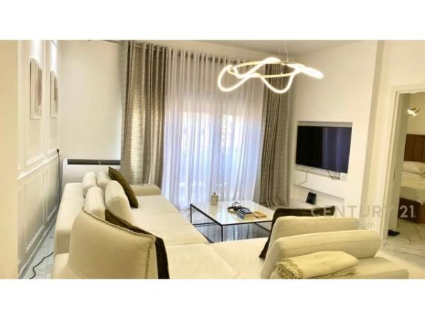 Tirane, shitet apartament 1+1 Kati 2, 80 m² 155.000 Euro (Rruga e Dibres)