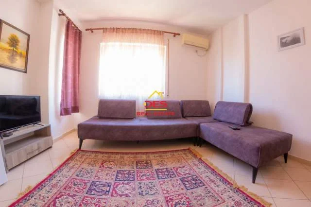 Vlore, jepet me qera apartament 70 m² 300 Euro (Rruga Dhimiter Konomi, Vlore)