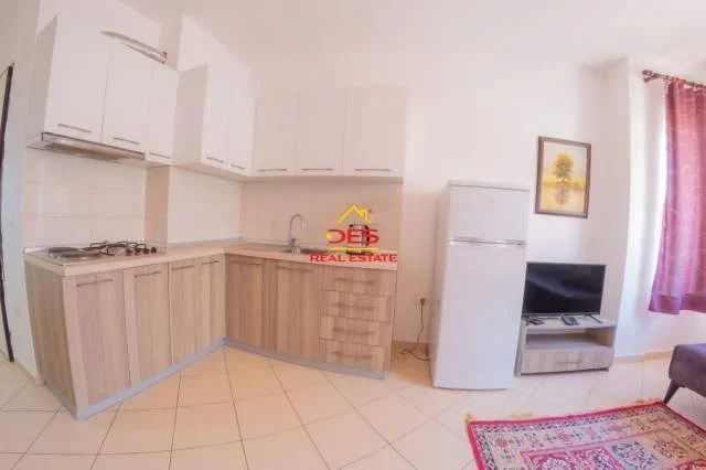 Vlore, jepet me qera apartament 70 m² 300 Euro (Rruga Dhimiter Konomi, Vlore)