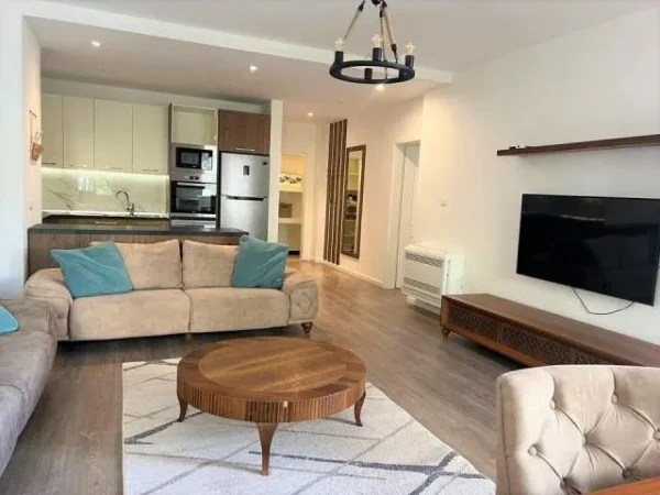 Tirane, jepet me qera apartament 3+1 130 m² 1.200 Euro (Te Blloku)