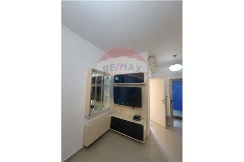 Tirane, jepet me qera apartament 2+1+BLK Kati 5, 450 Euro (Market Joena , 21 Dhjetori)