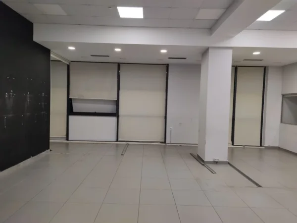 Tirane, jepet me qera ambjent biznesi Kati 2, 108 m² 1.400 € (komuna e parisit)
