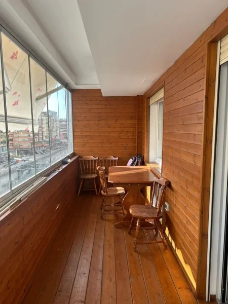 Tirane, jepet me qera apartament 3+1 Kati 6, 130 m² 1.500 € (Kristal Center , Rruga Prokop Mima)