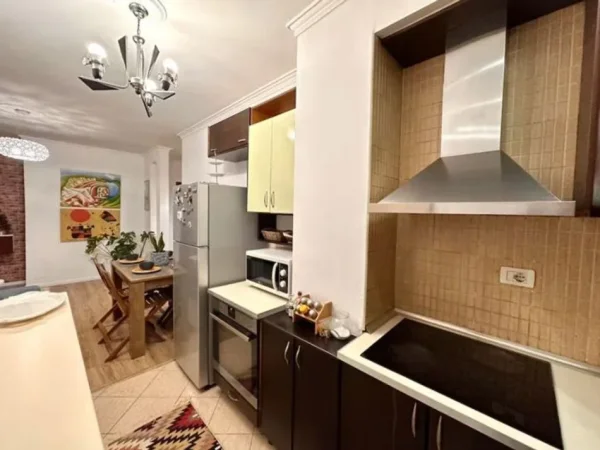 Tirane, shitet apartament 2+1+Ballkon Kati 5, 71 m² 176.000 € 