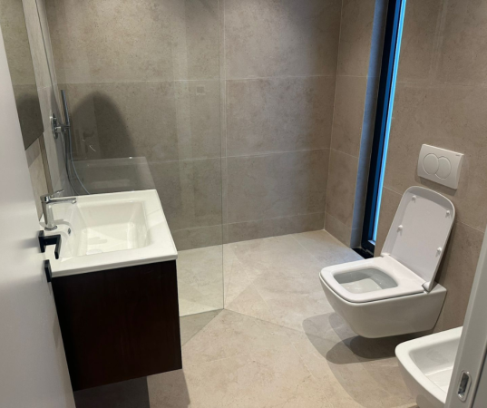 Tirane, jepet me qera Vile 3+1+Aneks+Ballkon , 3.400 € (TEG)