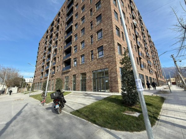 Tirane, shitet apartament 3+1+Ballkon Kati 5, 121 m²