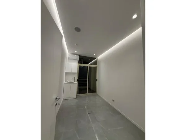 Tirane, jepet me qera ambjent biznesi Kati 2, 131 m² 1.700 € (Rruga Jordan Misja , Panorama)