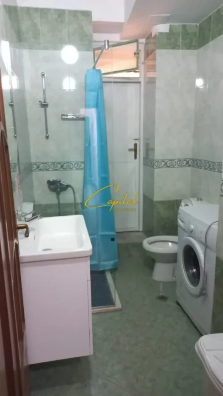 Tirane, jepet me qera apartament 1+1 Kati 1, 65 m² 600 € (PAZARI I RI)