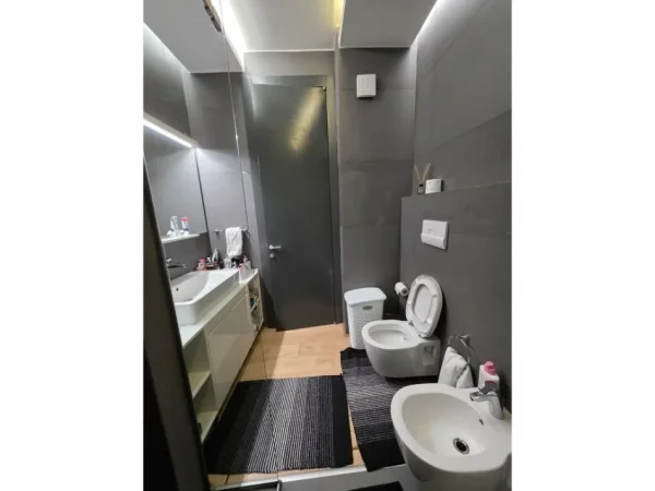 Tirane, shitet apartament 2+1+Ballkon Kati 3, 112 m² 350.000 € 