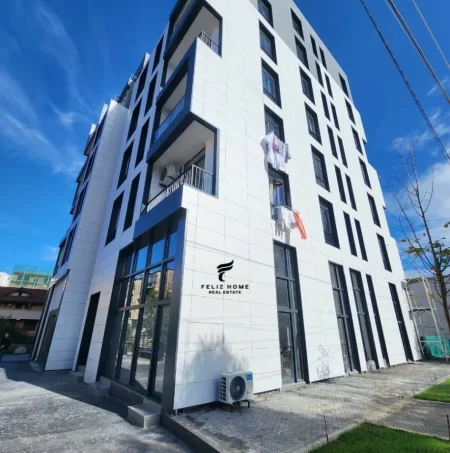 Tirane, shitet dyqan Kati 0, 520 m² 850.000 € (TREGU ELEKTRIK)