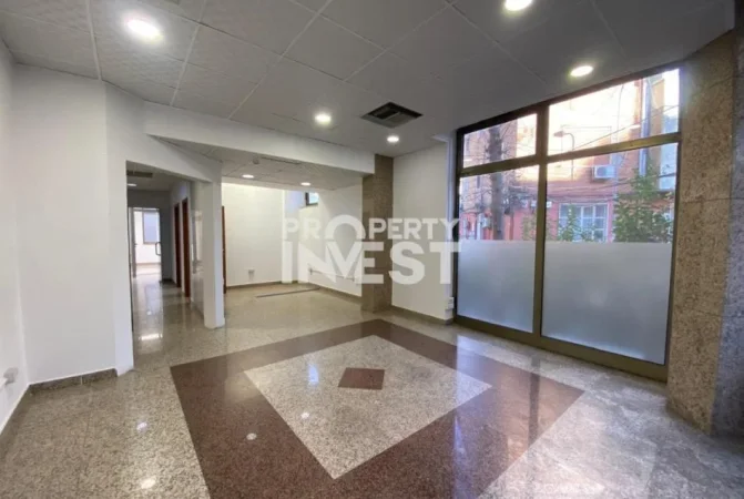 Tirane, jepet me qera zyre Kati 0, 225 m² 4.100 € (Sheshi wilson)