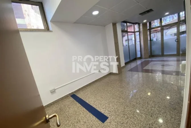 Tirane, jepet me qera zyre Kati 0, 225 m² 4.100 € (Sheshi wilson)
