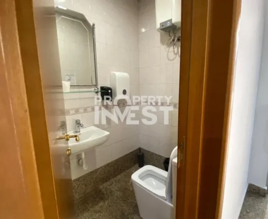 Tirane, jepet me qera zyre Kati 0, 225 m² 4.100 € (Sheshi wilson)