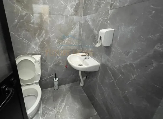 Tirane, shitet bar-resorant Kati 1, 170 m² 420.980 € (Porcelan)