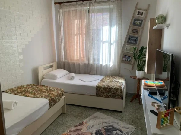 Tirane, jepet me qera apartament 2+1 Kati 1, 75 m² 750 € (Stadiumi Dinamo.)