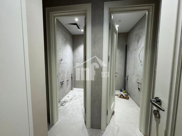 Tirane, jepet me qera zyre Kati 7, 137 m² 2.500 € (BULEVARDI “DËSHMORËT E KOMBIT”, TE KULLAT BINJAKE)