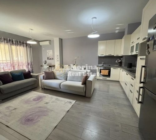 Tirane, jepet me qera apartament 1+1 Kati 3, 70 m² 600 € (Don Bosko)