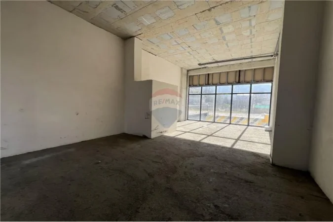 Vlore, shitet ambjent biznesi Kati 0, 66 m² (Rruga Dhimitër Konomi, Vlore)
