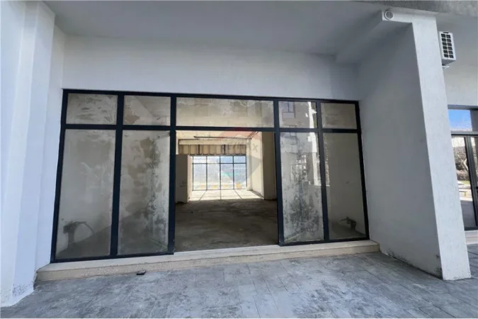 Vlore, shitet ambjent biznesi Kati 0, 66 m² (Rruga Dhimitër Konomi, Vlore)