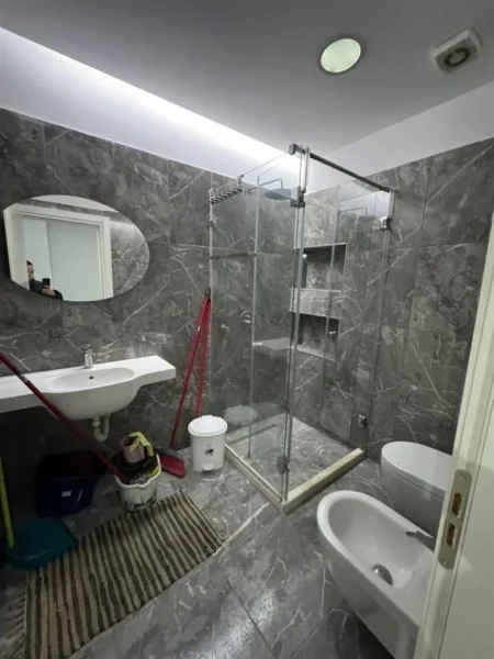 Tirane, jepet me qera apartament 2+1+Ballkon Kati 3, 188 m² 550 € (ASTIR)