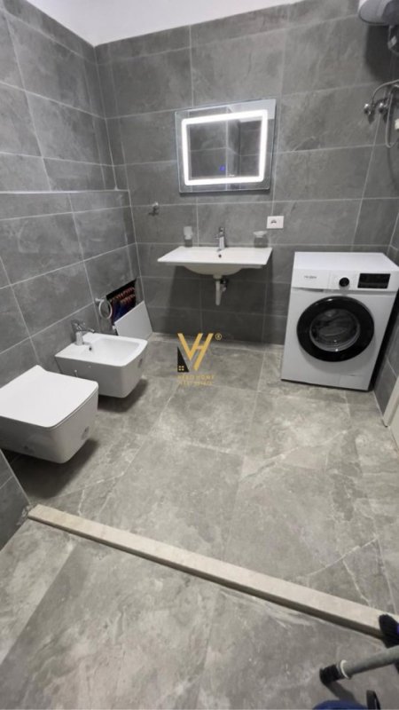 Tirane, jepet me qera apartament 2+1+Ballkon Kati 3, 80 m² 570 € (YZBERISHT)