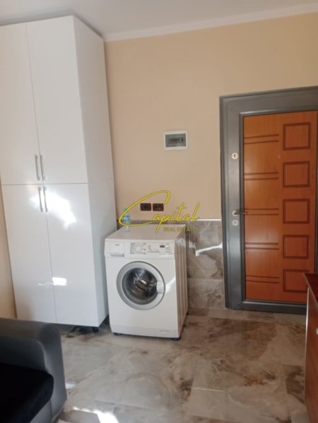 Tirane, jepet me qera garsonier 1+1 Kati 5, 30 m² 420 € (MYSLYM SHYRI)