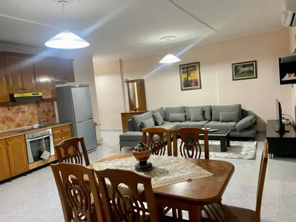 Tirane, jepet me qera apartament 2+1 Kati 5,