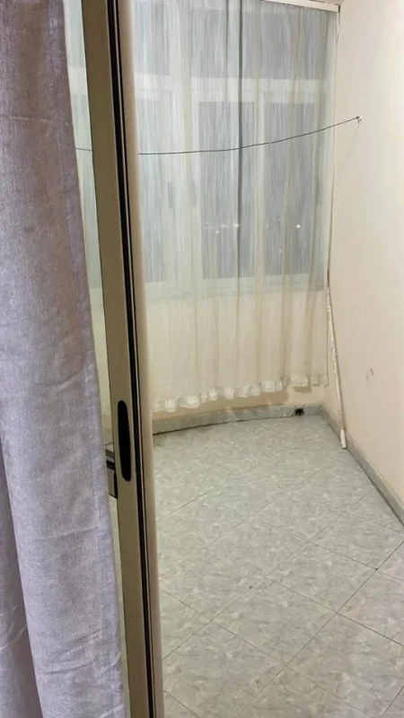 Tirane, jepet me qera apartament 2+1 Kati 5,