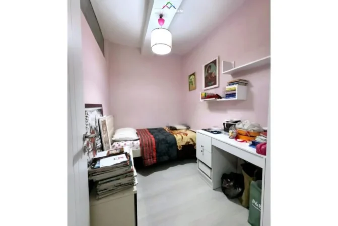 Tirane, jepet me qera apartament 2+1+Ballkon Kati 9, 72 m² 500 € (prane Bar Artistit,)