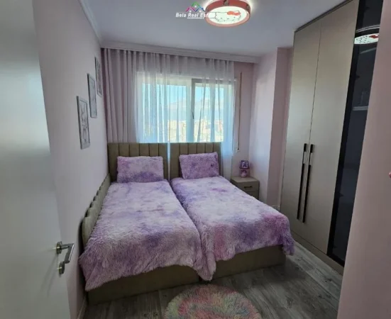 Tirane, jepet me qera apartament 2+1+Ballkon Kati 6, 96 m² 650 € (tek Kompleksi Golden Park)