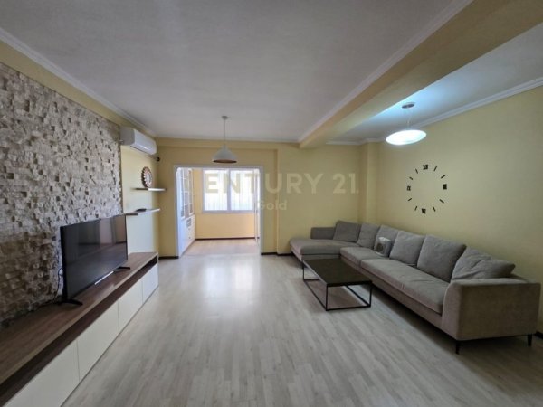 Shqiperi, shitet apartament 2+1+Ballkon Kati 6, 110 m² 200.000 € (kodra e diellit)