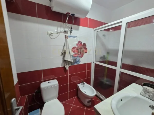 Shqiperi, shitet apartament 2+1+Ballkon Kati 6, 110 m² 200.000 € (kodra e diellit)