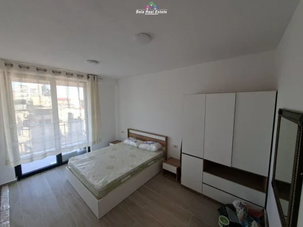 Tirane, jepet me qera apartament 1+1+Ballkon Kati 1, 70 m² 750 € (Rezidenca Golden Tower)