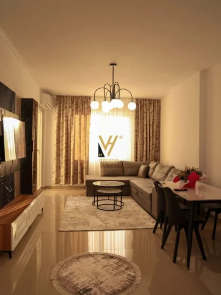 Tirane, jepet me qera apartament 1+1+Ballkon Kati 1, 50 m² 450 € (KAMEZ)