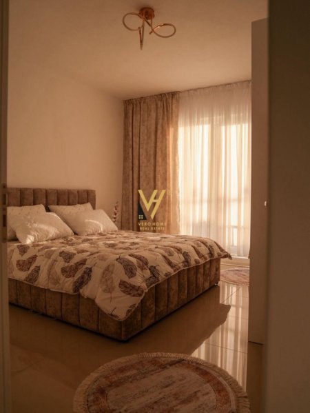 Tirane, jepet me qera apartament 1+1+Ballkon Kati 1, 50 m² 450 € (KAMEZ)