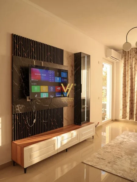 Tirane, jepet me qera apartament 1+1+Ballkon Kati 1, 50 m² 450 € (KAMEZ)