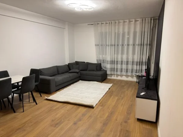 Tirane, jap me qera apartament 2+1+Ballkon Kati 2, 700 m² 700 € (DON BOSKO)