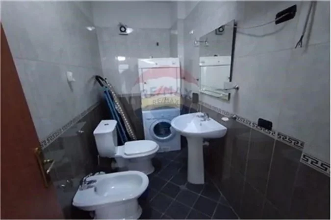 Tirane, jepet me qera apartament 2+1 Kati 3, 100 m² 600 € (Kodra e Diellit 1)