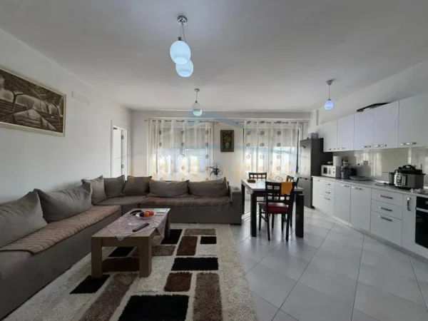 Tirane, shitet apartament 2+1 Kati 4, 106 m² 208.000 € (ISH TREGU ELEKTRIK)