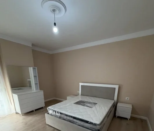 Tirane, jepet me qera apartament 2+1 , 500 € 
