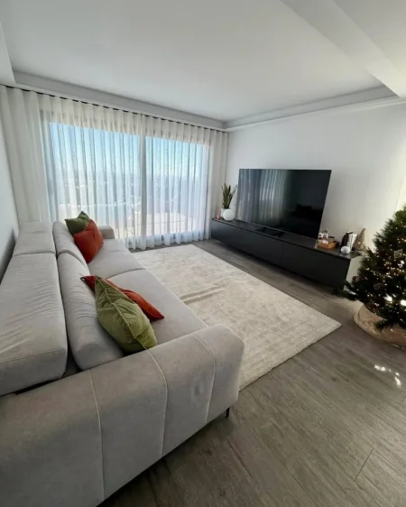 Tirane, ofroj Perde me porosi të cilësisë premium për shtëpi, hotele, restorante +355 68 294 9992