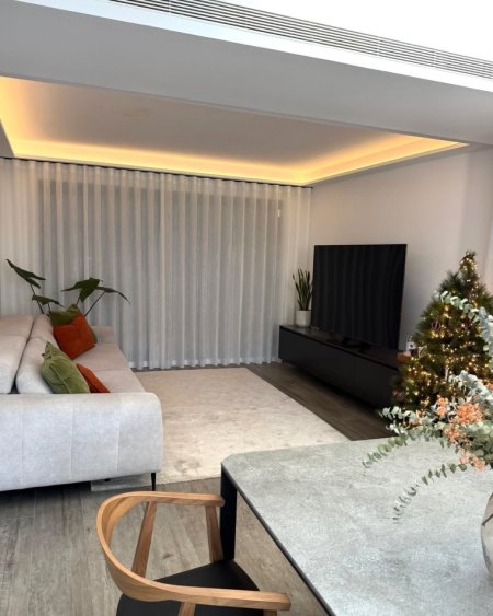 Tirane, ofroj Perde me porosi të cilësisë premium për shtëpi, hotele, restorante +355 68 294 9992