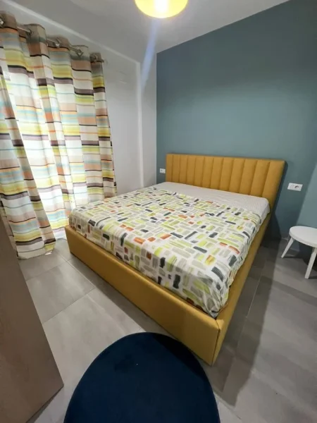 Tirane, jepet me qera apartament 1+1+Ballkon Kati 1, 65 m² 600 € (SELITE)