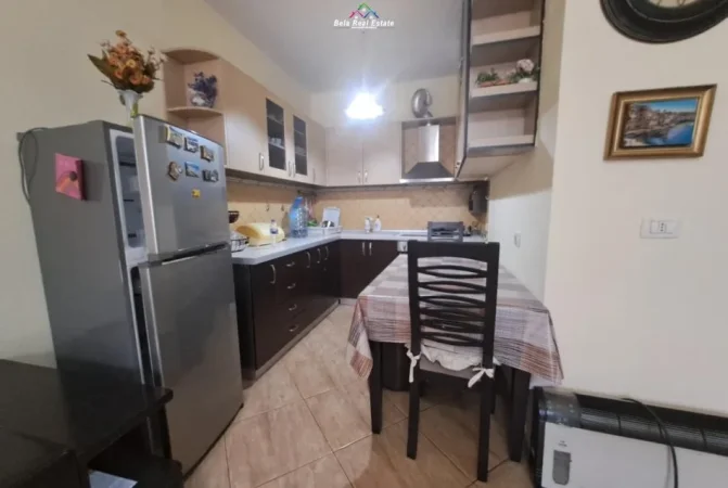 Tirane, jepet me qera Vile 2+1+Ballkon Kati 2, 72 m² 500 € (prane Kupoles)